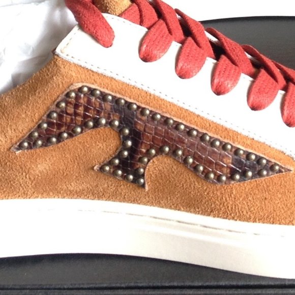 Frye Ivy Logo Patch Low Sneakers - Picture 3 of 12